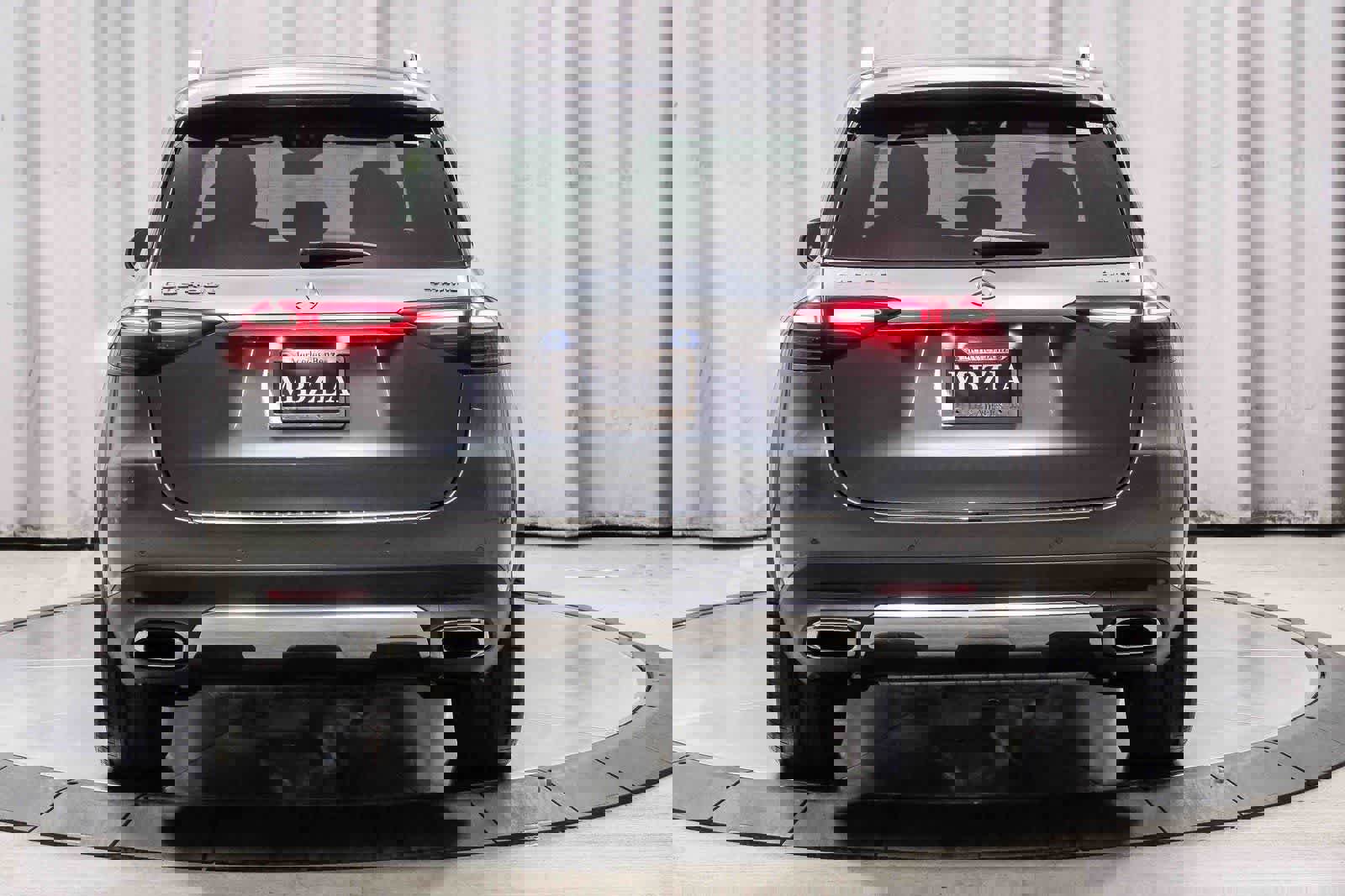 Used 2025 Mercedes-Benz GLE 450e 4MATIC image 3