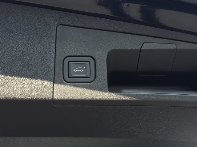 Certified 2024 Cadillac XT5 Luxury w/ LPO, Floor Liner Package AWD/4WD image 13