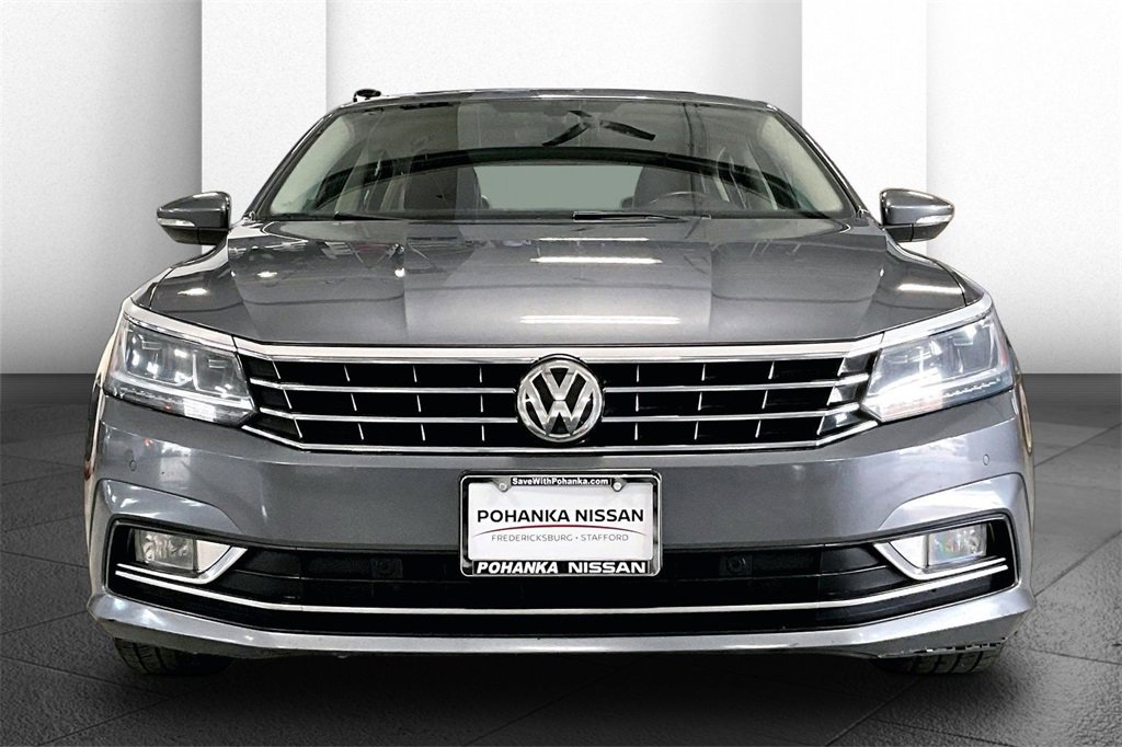Used 2018 Volkswagen Passat 2.0T SE image 2