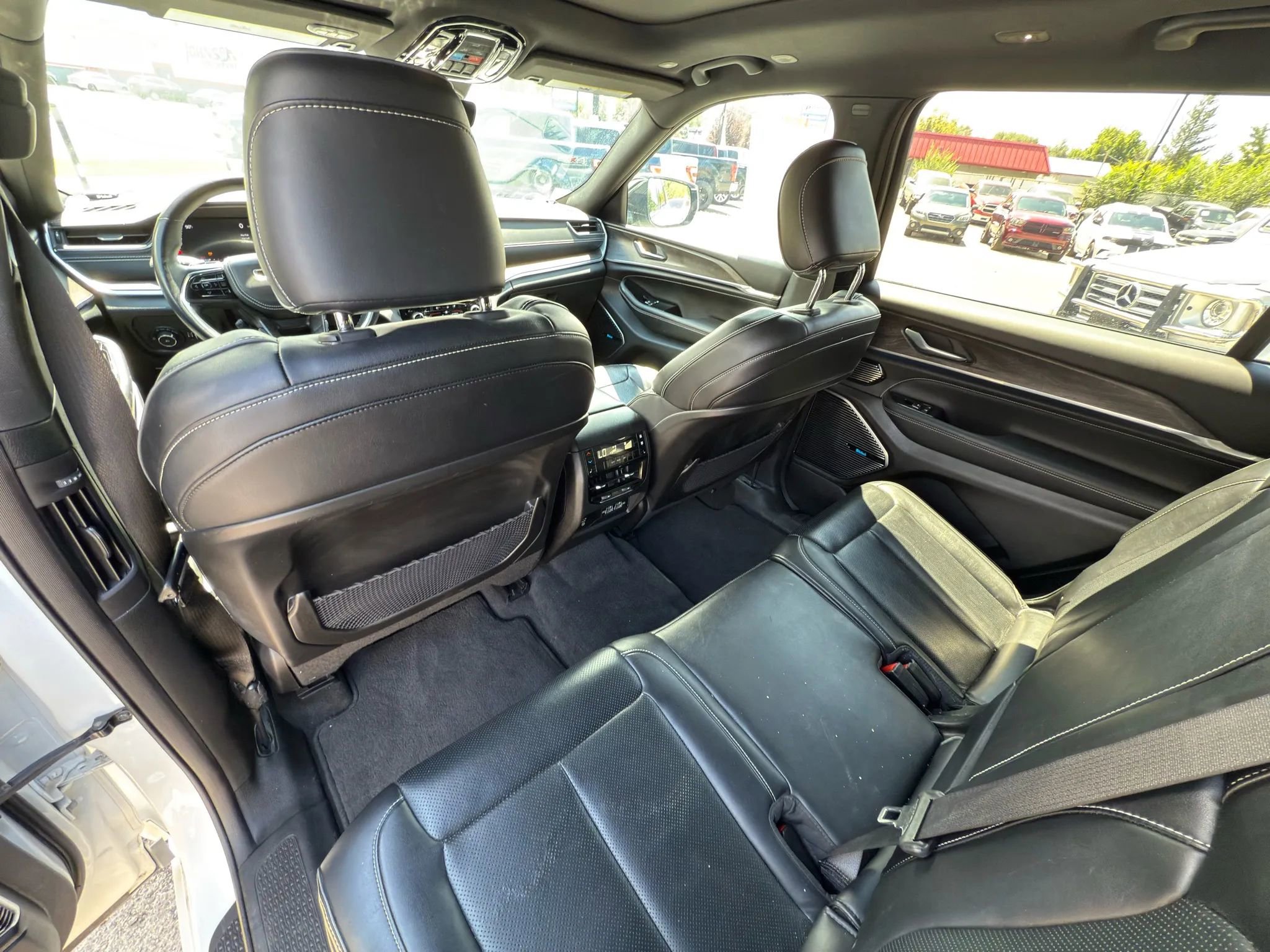 Used 2021 Jeep Grand Cherokee L Overland image 23