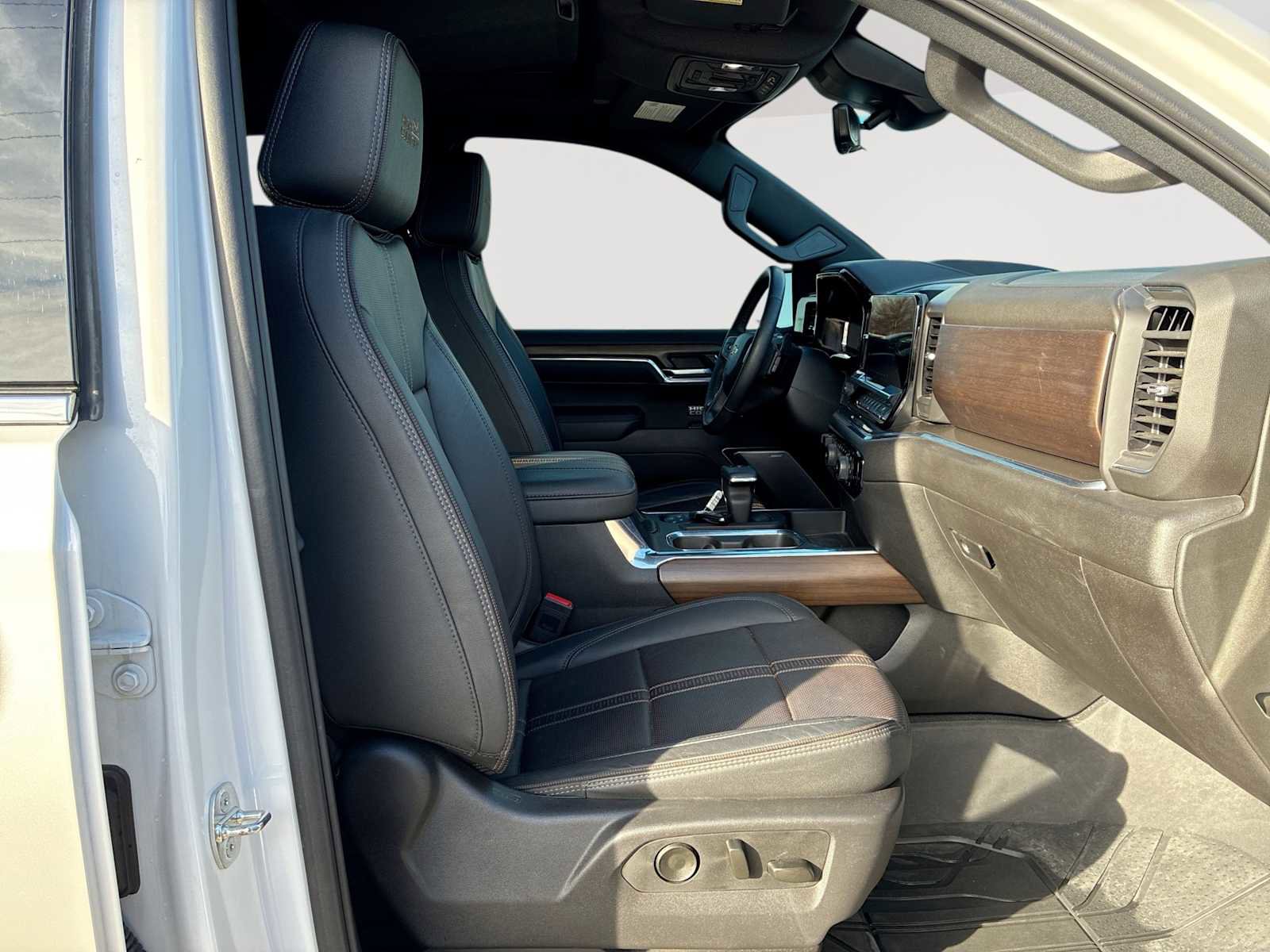 Certified 2024 Chevrolet Silverado 1500 High Country w/ High Country Premium Package image 29