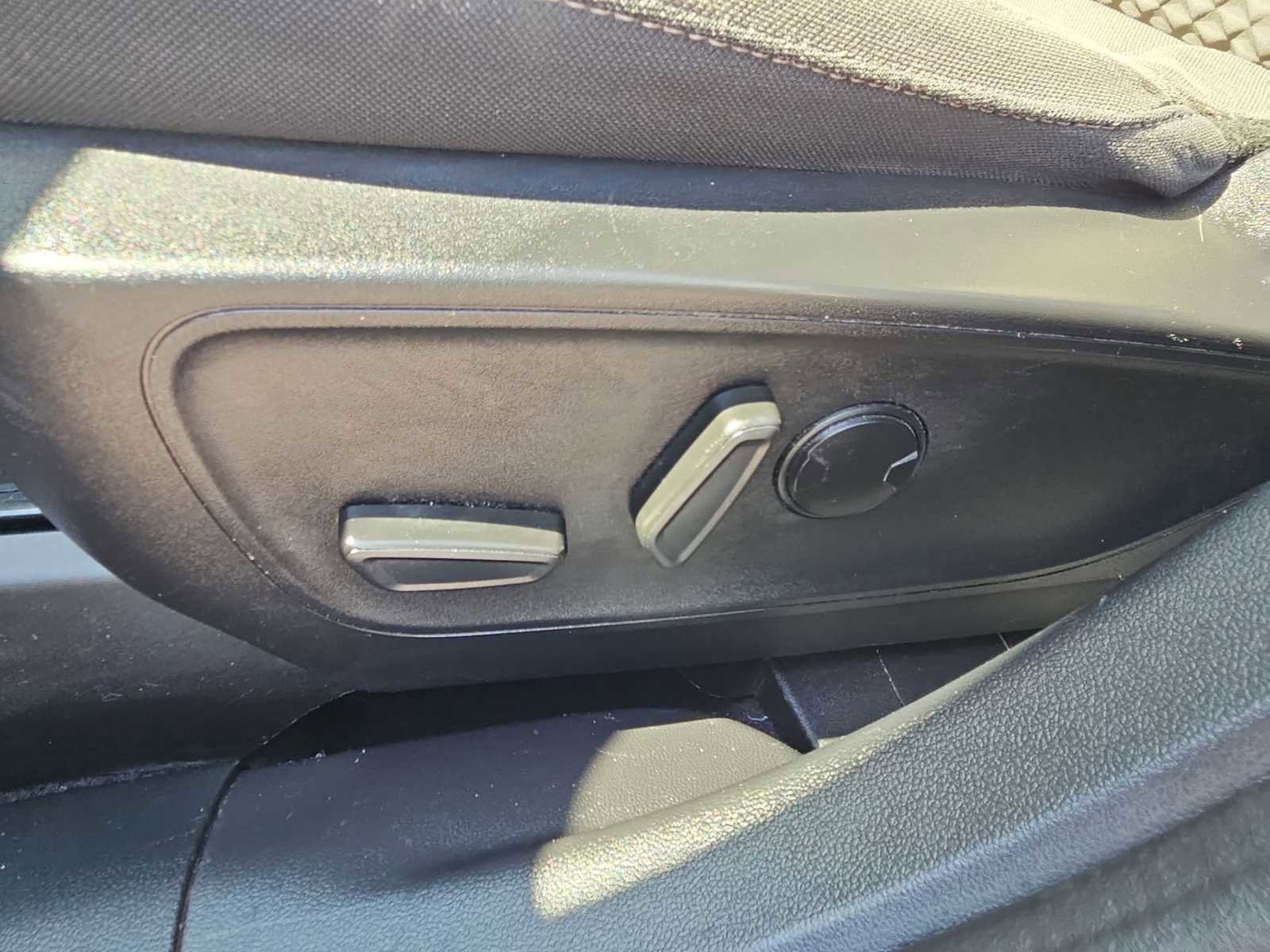 Used 2022 Ford Escape SE w/ Convenience Package image 18