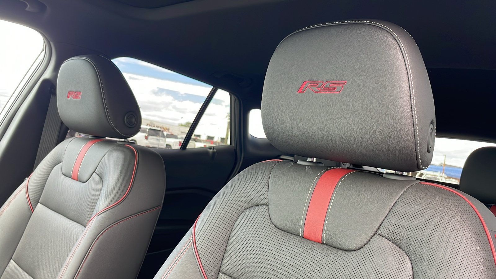 New 2026 Chevrolet Trax RS w/ Sunroof Package FWD image 18