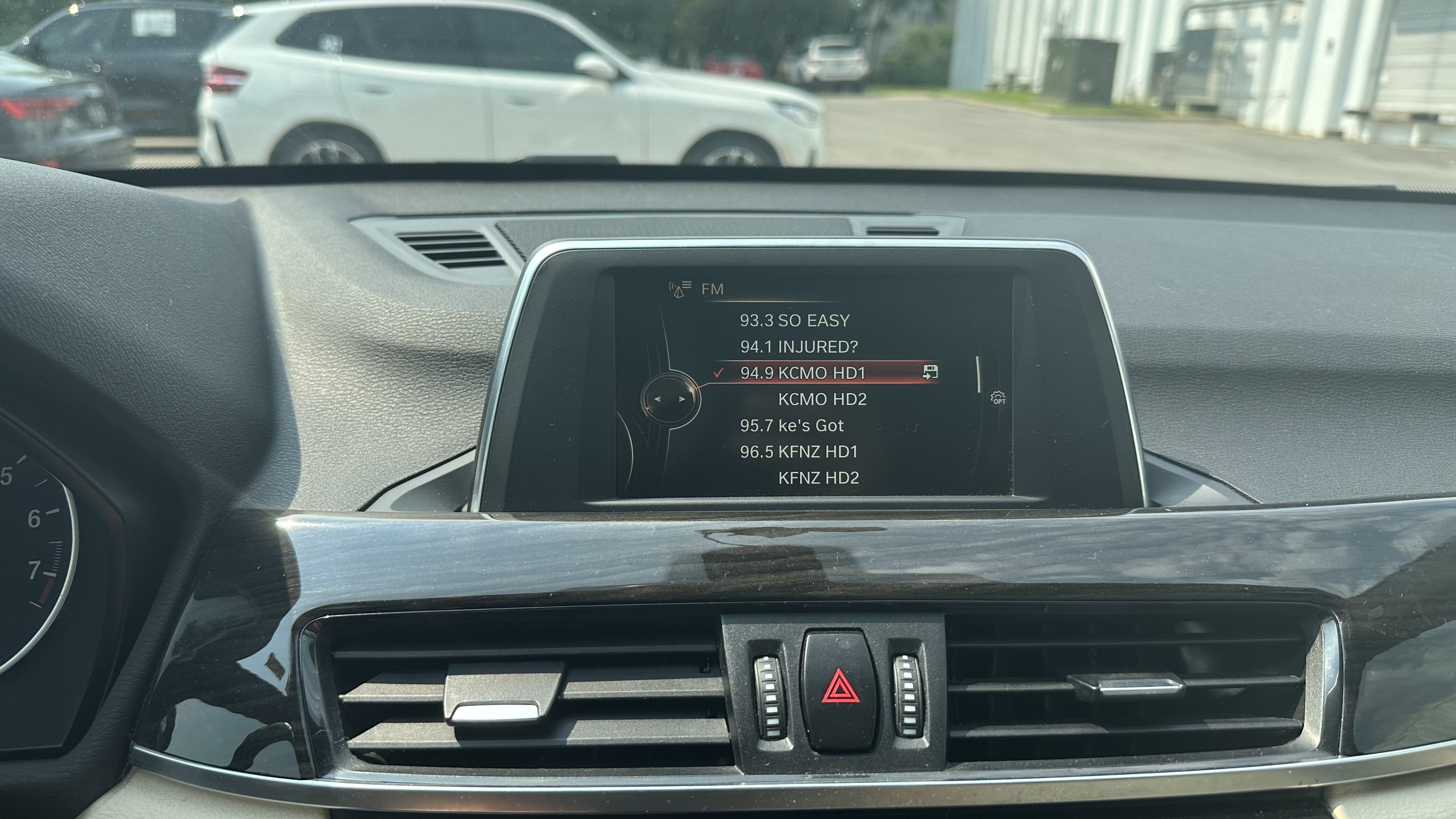 Used 2017 BMW X1 xDrive28i AWD/4WD image 24