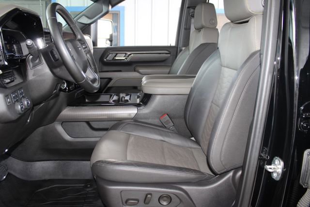 Used 2024 Chevrolet Silverado 2500 ZR2 w/ Technology Package image 22
