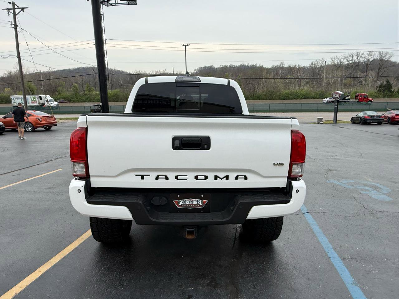 Used 2017 Toyota Tacoma TRD Sport w/ Premium & Technology Package image 3
