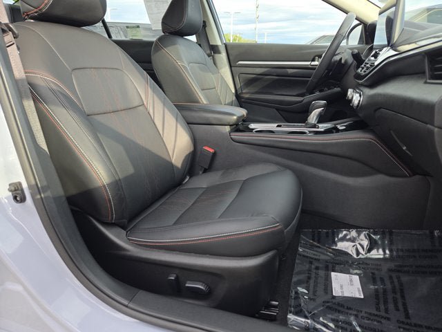 Used 2024 Nissan Altima 2.5 SR w/ SR Premium Package FWD image 4