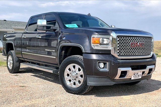 Used 2015 GMC Sierra 3500 Denali AWD/4WD image 3