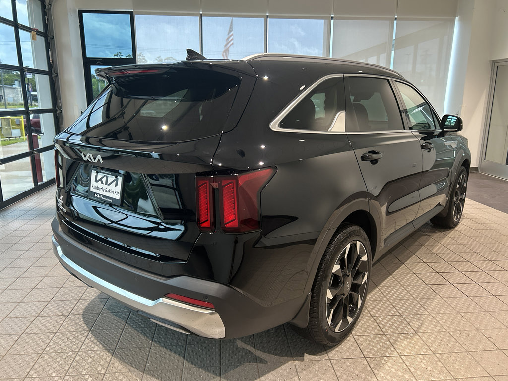 Used 2025 Kia Sorento EX w/ Panoramic Sunroof Package image 5