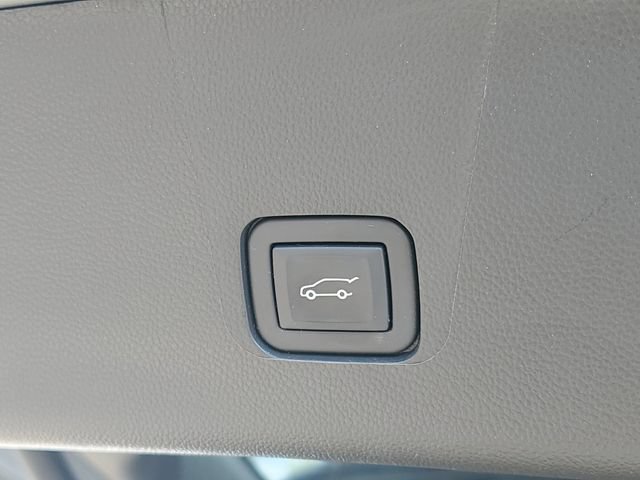 Used 2023 Chevrolet Traverse LT AWD/4WD image 8