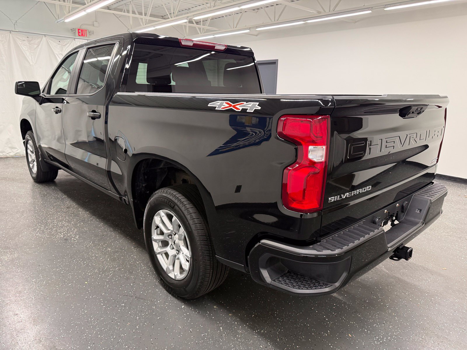 Used 2026 Chevrolet Silverado 1500 RST AWD/4WD image 3