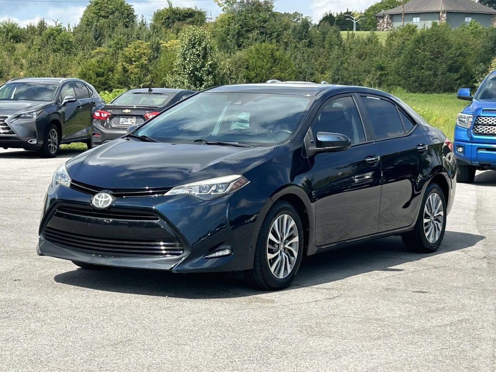 Used 2018 Toyota Corolla XLE FWD image 3