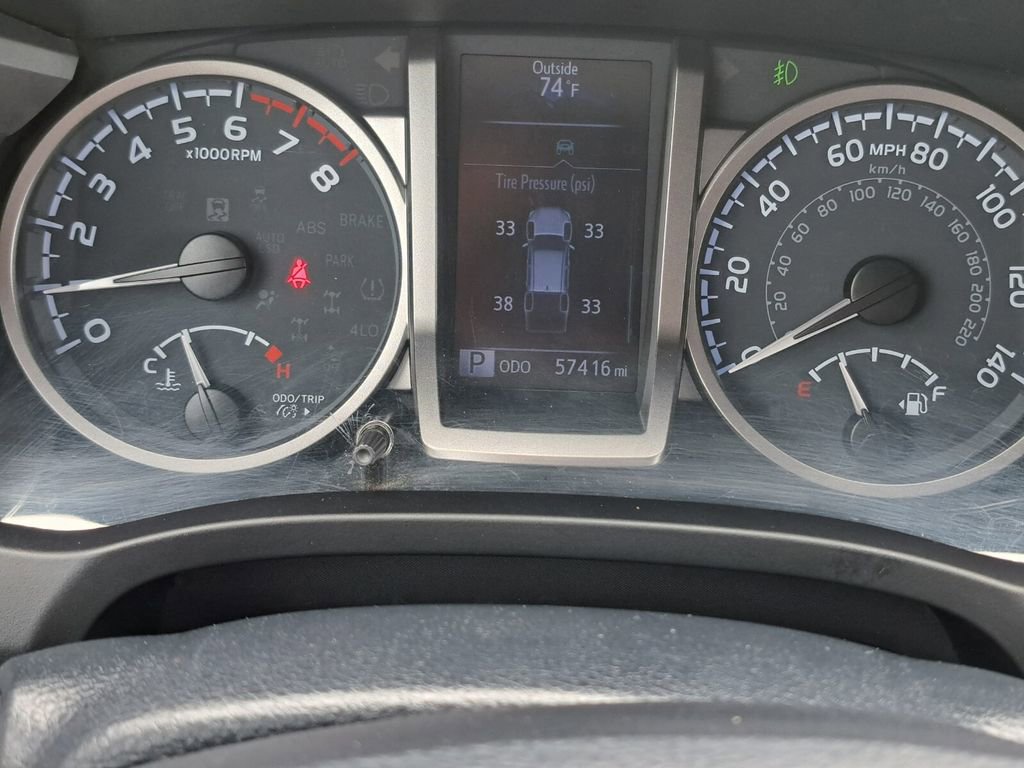 Used 2020 Toyota Tacoma SR5 AWD/4WD image 12