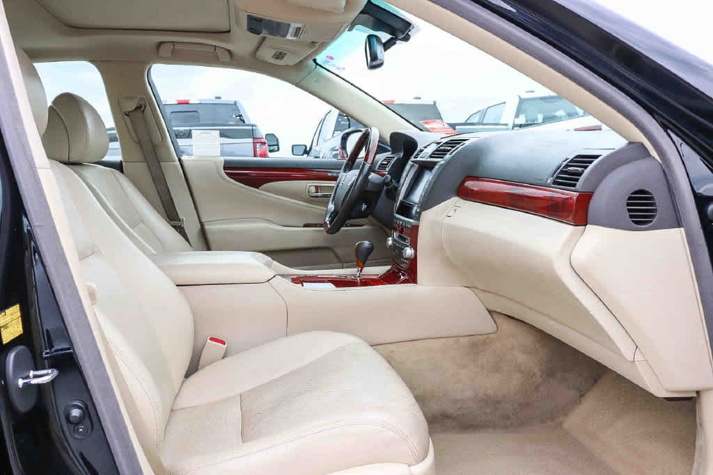 Used 2012 Lexus LS 460 w/ Luxury Value Edition RWD image 16
