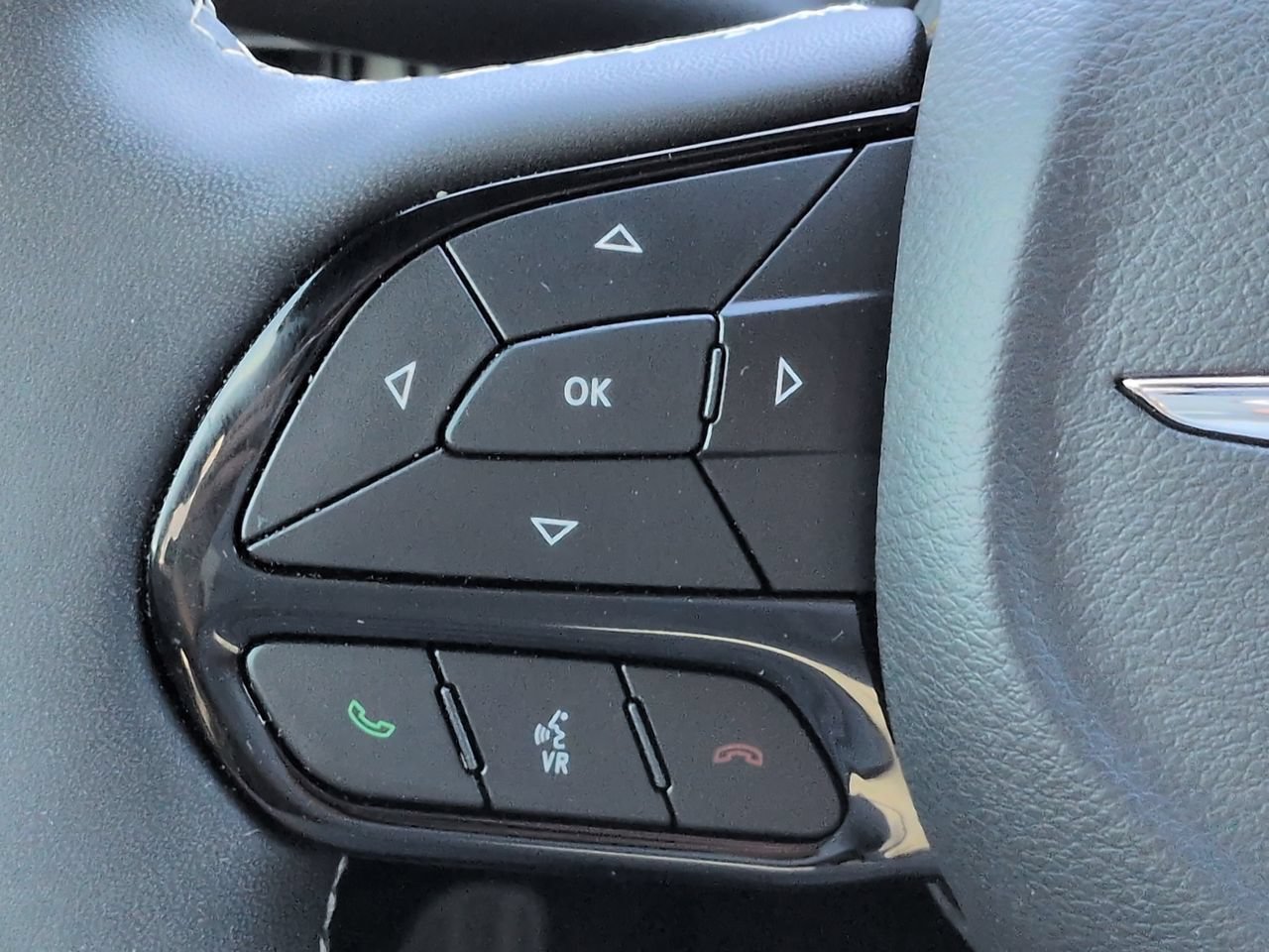 Used 2026 Chrysler Pacifica Limited w/ S Appearance Package FWD image 23