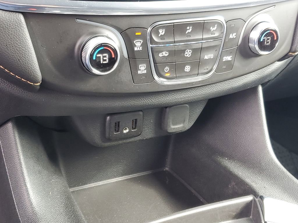 Used 2021 Chevrolet Traverse LS image 17