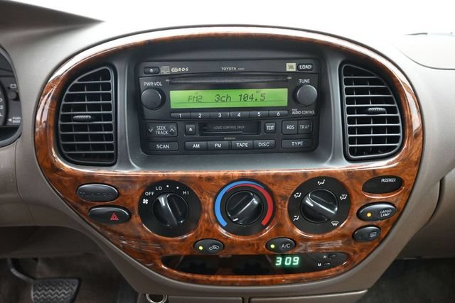 Used 2004 Toyota Tundra Limited w/ Towing Pkg RWD image 12