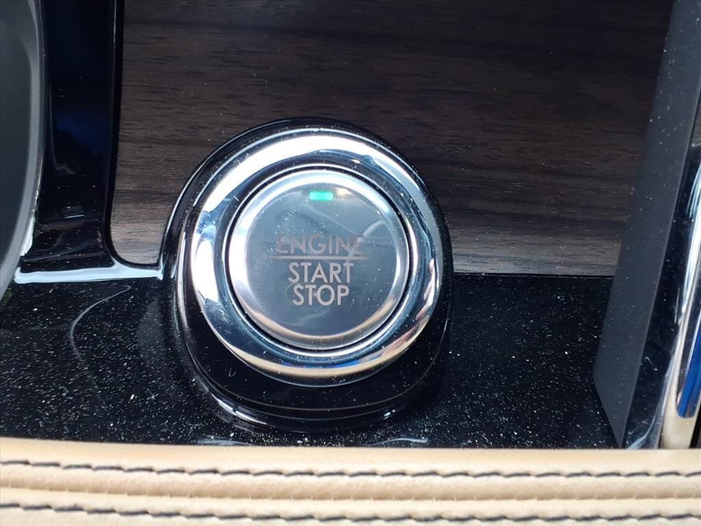 Used 2020 Lincoln Corsair Reserve w/ Equipment Group 202A image 12