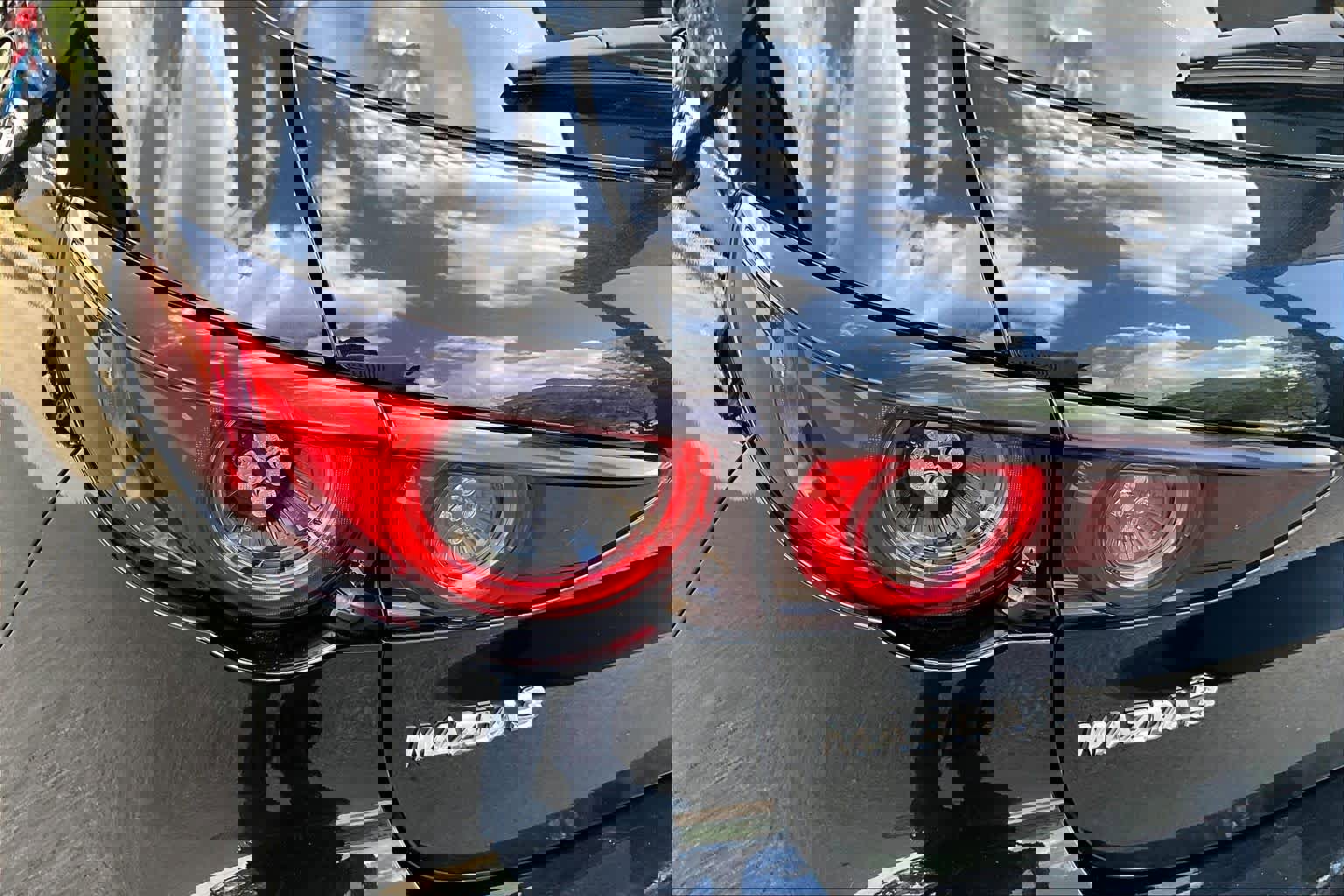 Used 2021 MAZDA MAZDA3 s image 29