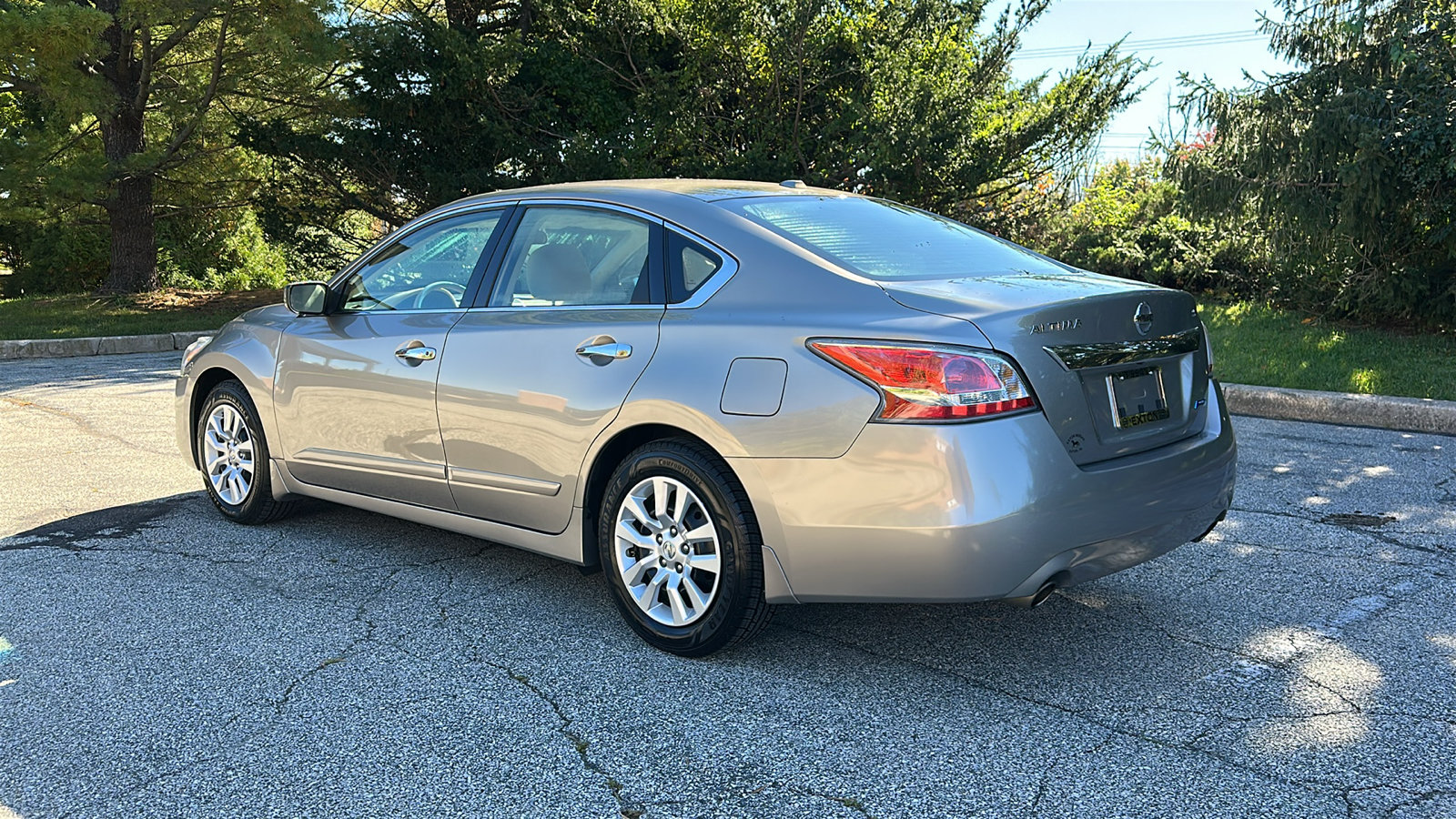 Used 2014 Nissan Altima 2.5 S w/ Display Audio Package FWD image 8