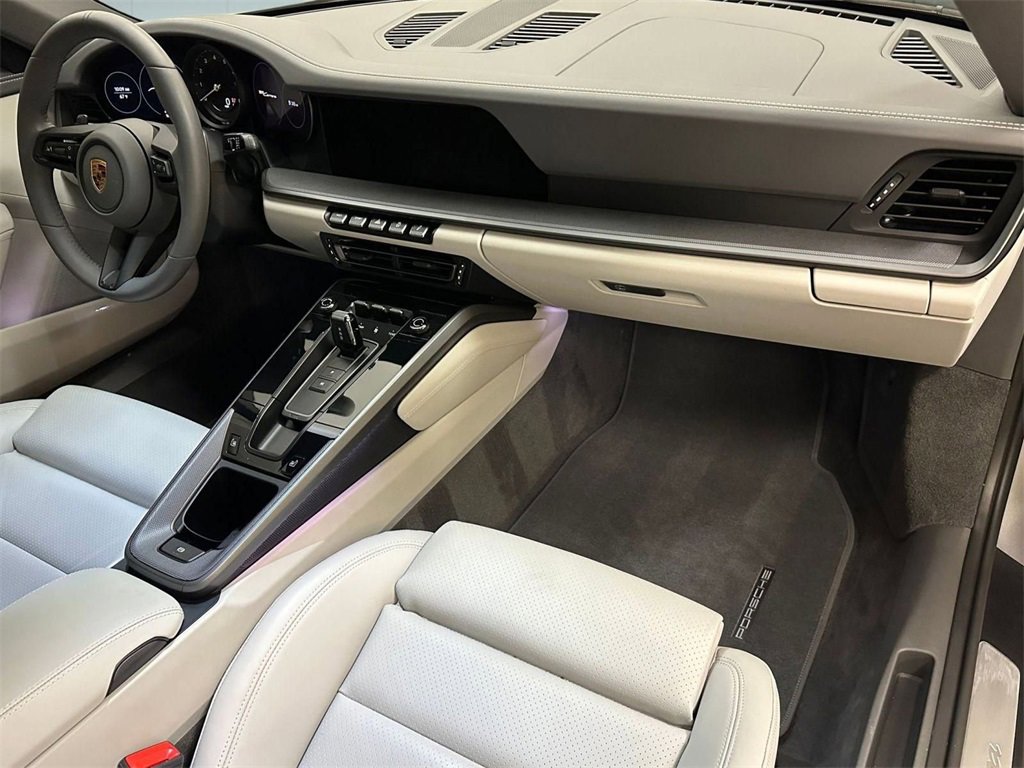 Used 2024 Porsche 911 Carrera image 6