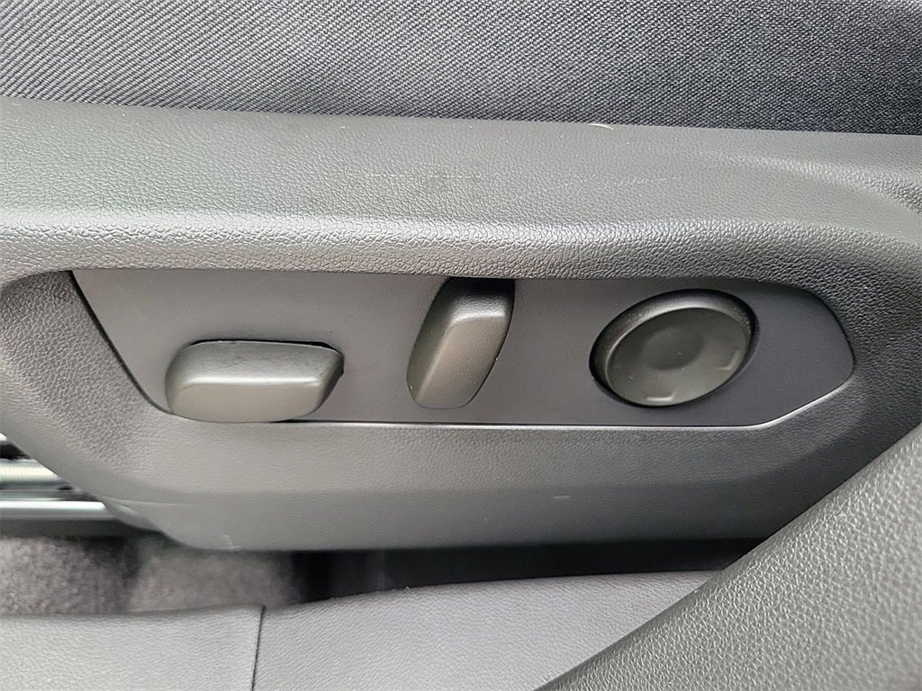 Used 2025 Buick Envision Sport Touring image 16