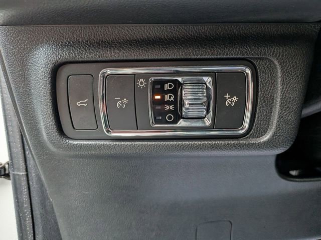 Used 2021 Lincoln Corsair AWD w/ Premium Package image 16