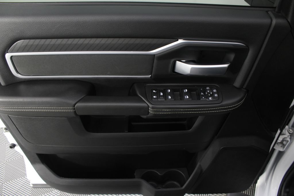 Used 2025 RAM 2500 Big Horn AWD/4WD image 12