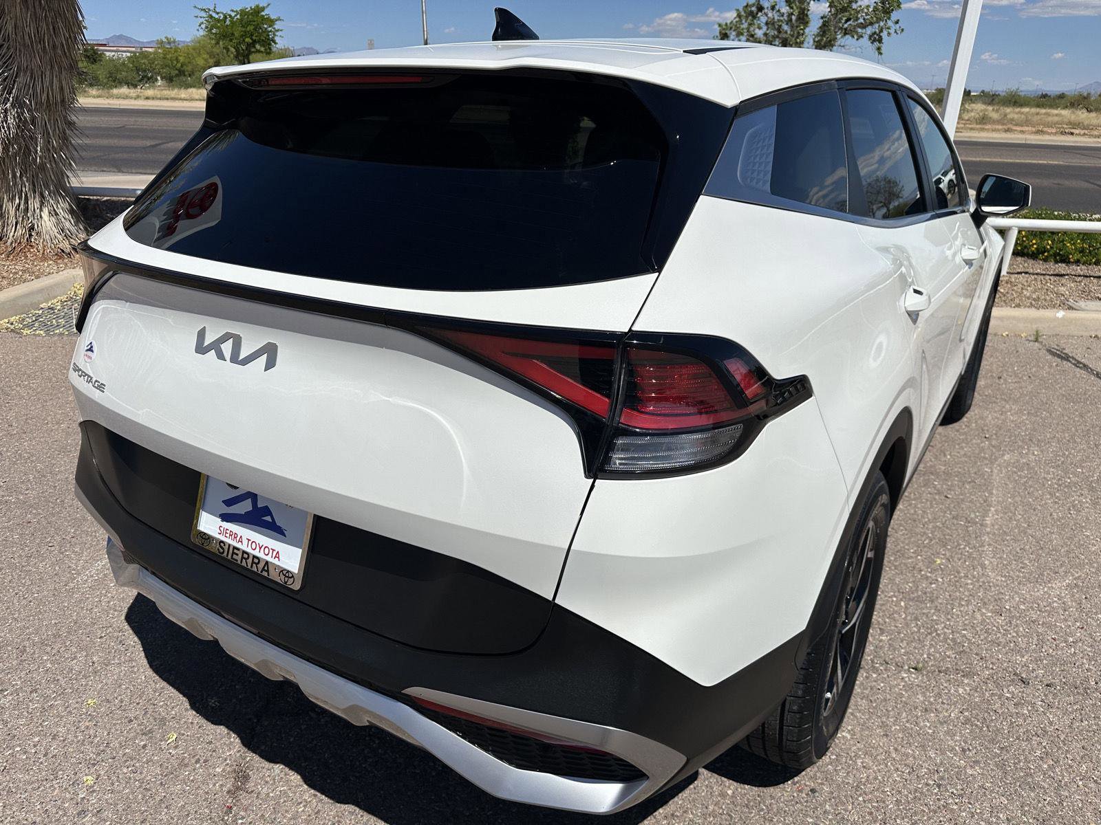 Used 2025 Kia Sportage LX FWD image 7