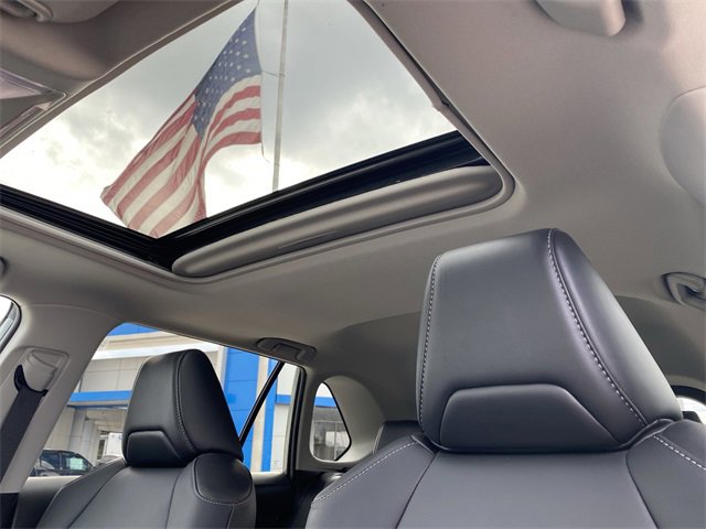 Used 2022 Toyota RAV4 XLE Premium image 11