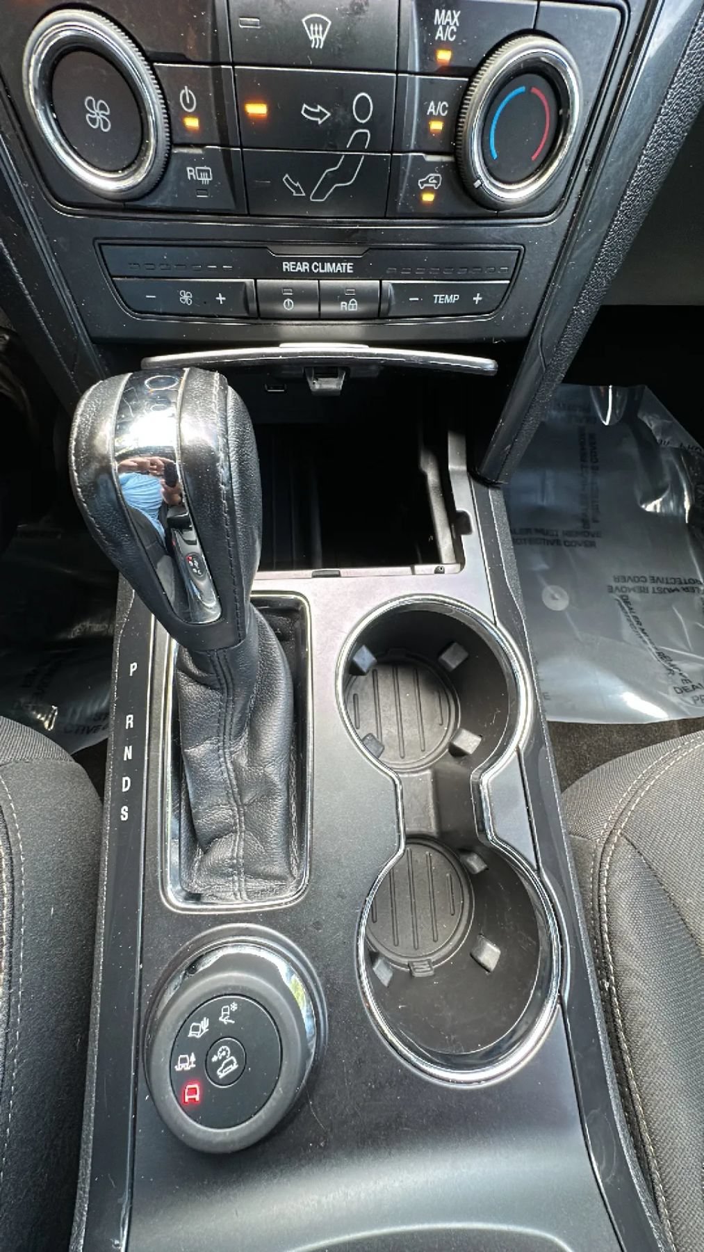 Used 2018 Ford Explorer XLT AWD/4WD image 16