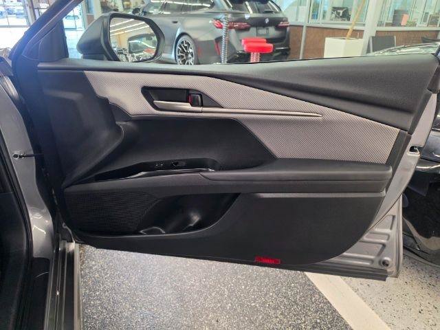 Used 2025 Toyota Camry SE w/ Multimedia Upgrade Package FWD image 35