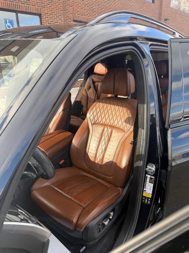 Used 2019 BMW X7 xDrive50i w/ M Sport Package image 27