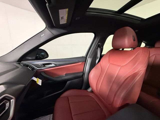 Used 2025 BMW X4 xDrive30i w/ Premium Package AWD/4WD image 18