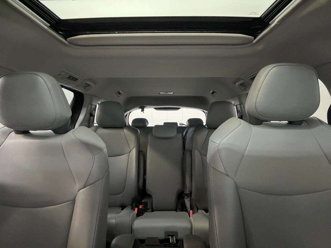 Used 2021 Toyota Sienna XLE image 14