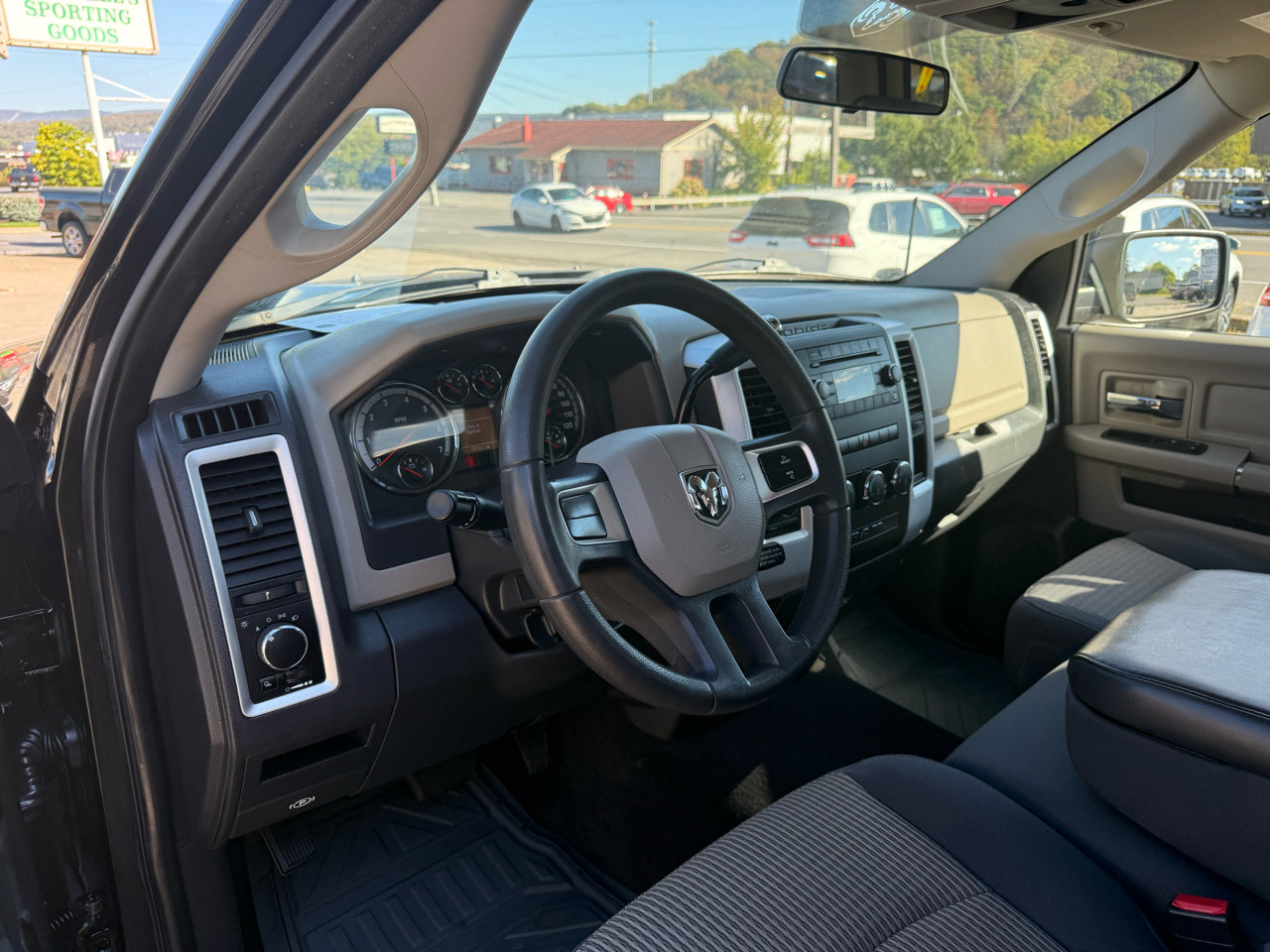 Used 2009 Dodge Ram 1500 Truck SLT image 29