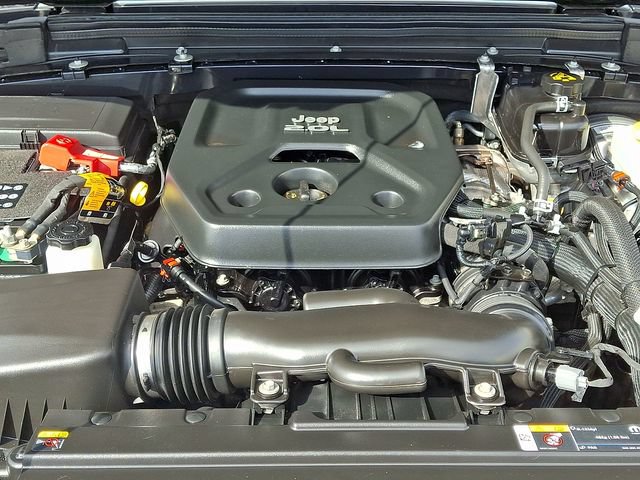 Used 2022 Jeep Wrangler Unlimited Sahara w/ Cold Weather Group AWD/4WD image 28