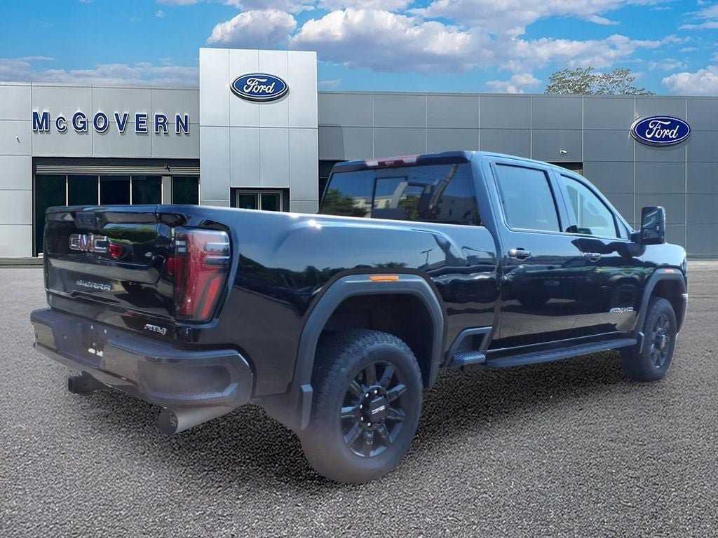 Used 2024 GMC Sierra 3500 AT4 w/ AT4 Premium Plus Package AWD/4WD image 7