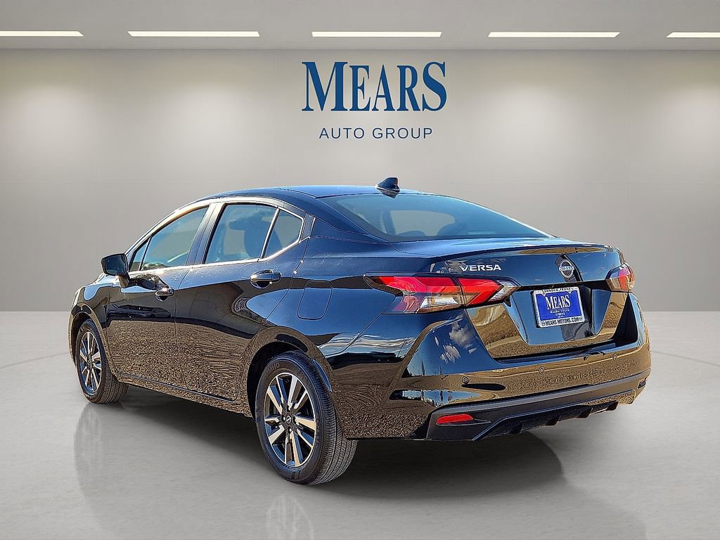 Used 2025 Nissan Versa SV image 3