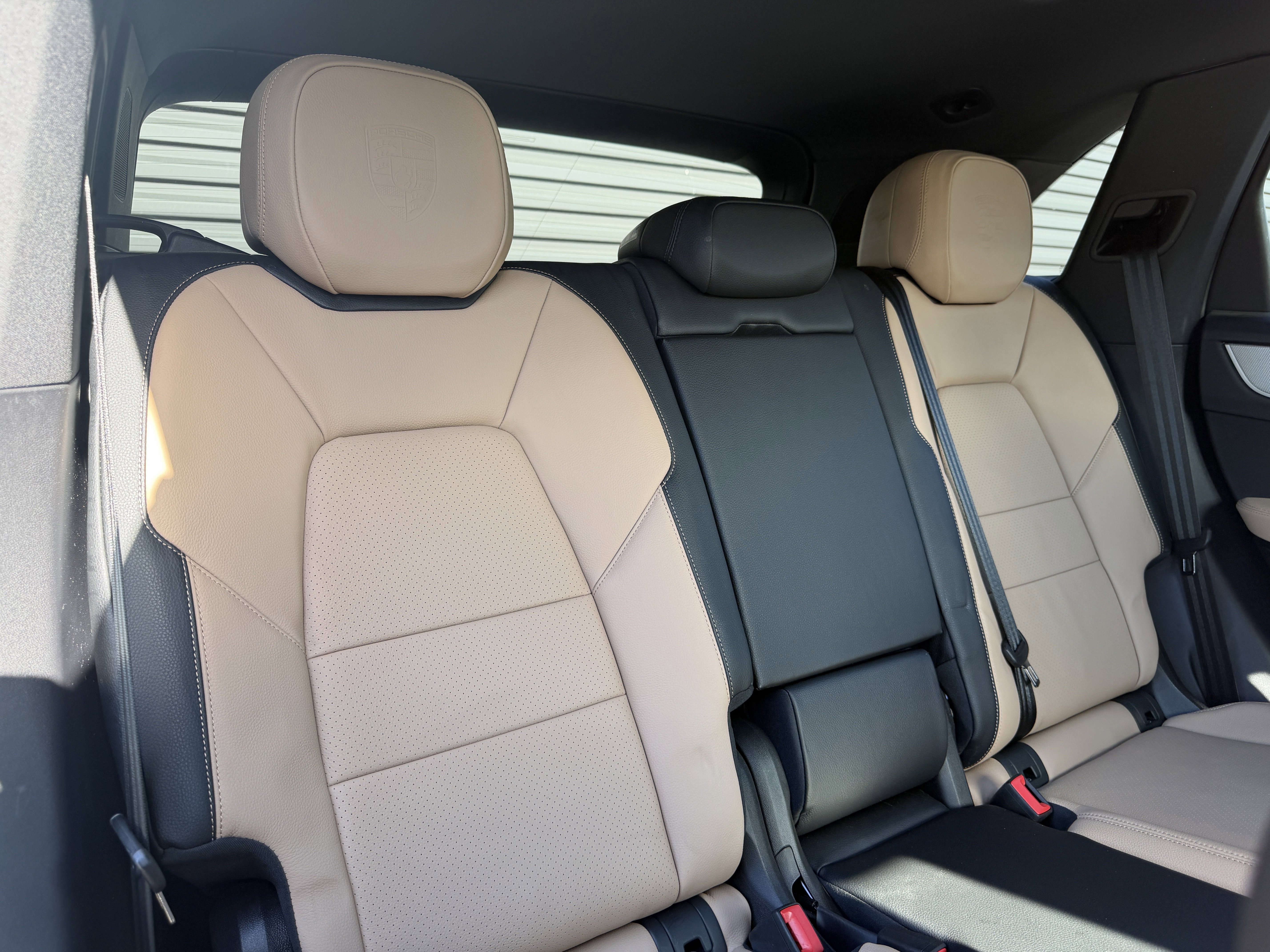 Certified 2025 Porsche Cayenne image 17