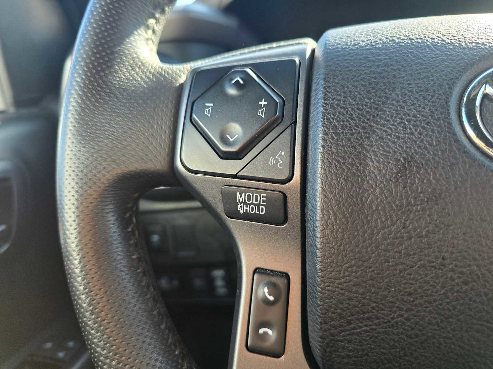 Used 2021 Toyota Tacoma TRD Off-Road image 31