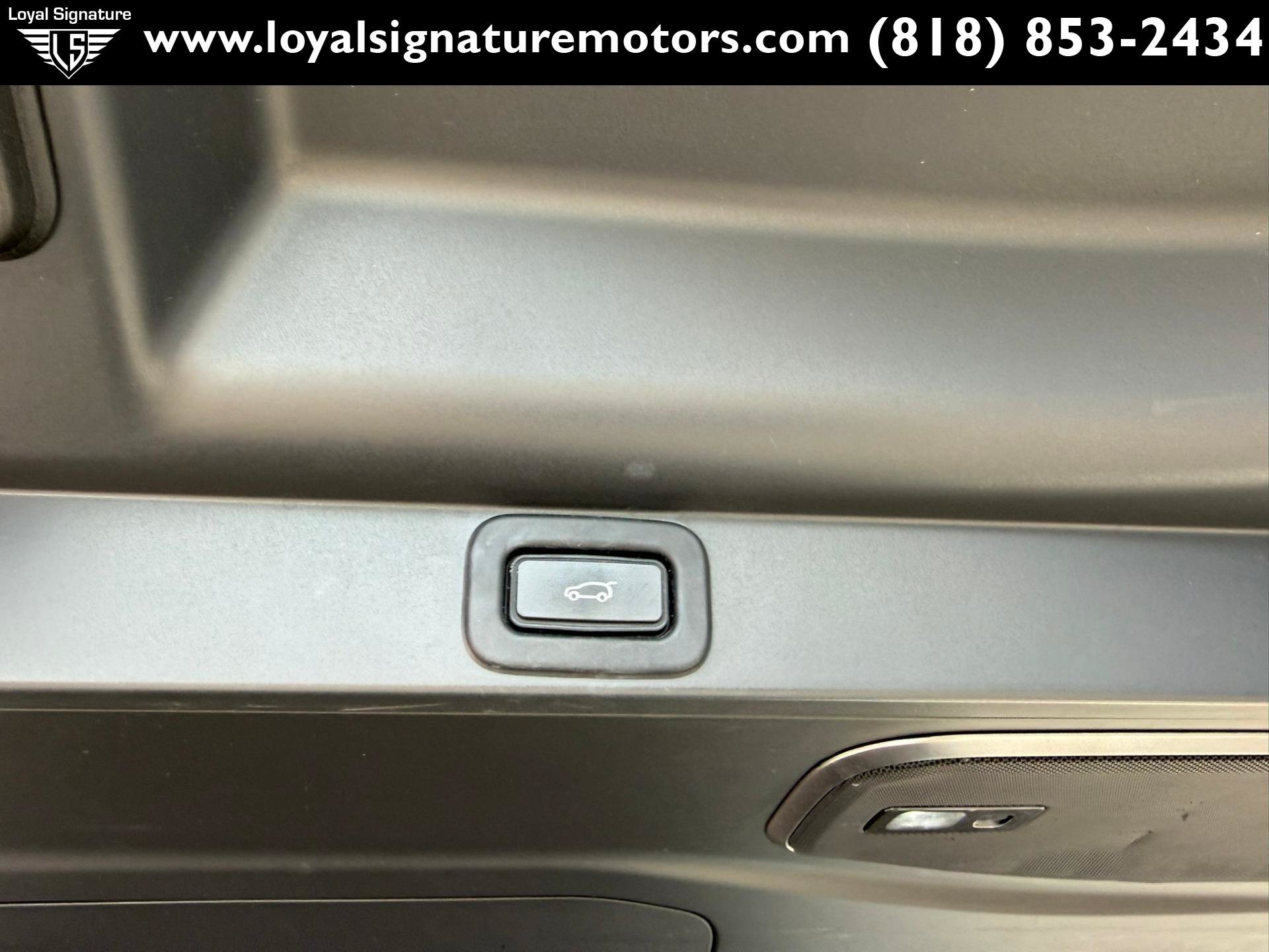 Used 2022 Land Rover Range Rover Long Wheelbase SE AWD/4WD image 13