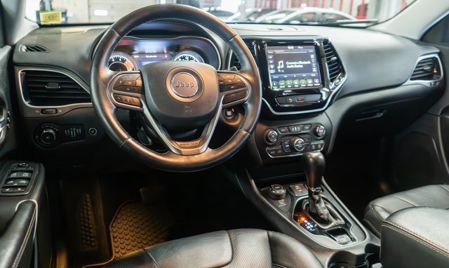 Used 2020 Jeep Cherokee Limited image 13