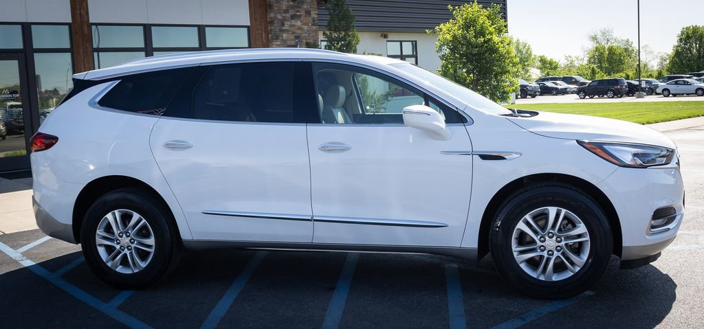 Used 2020 Buick Enclave Essence image 10