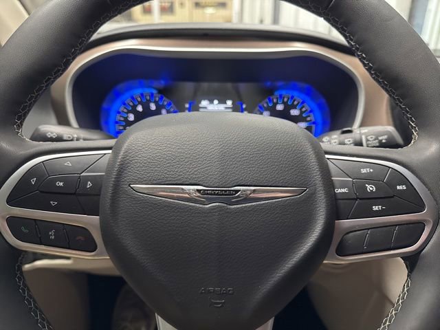 Used 2024 Chrysler Voyager LX image 12