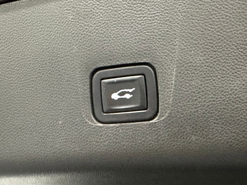 Used 2022 Chevrolet Traverse LT AWD/4WD image 22