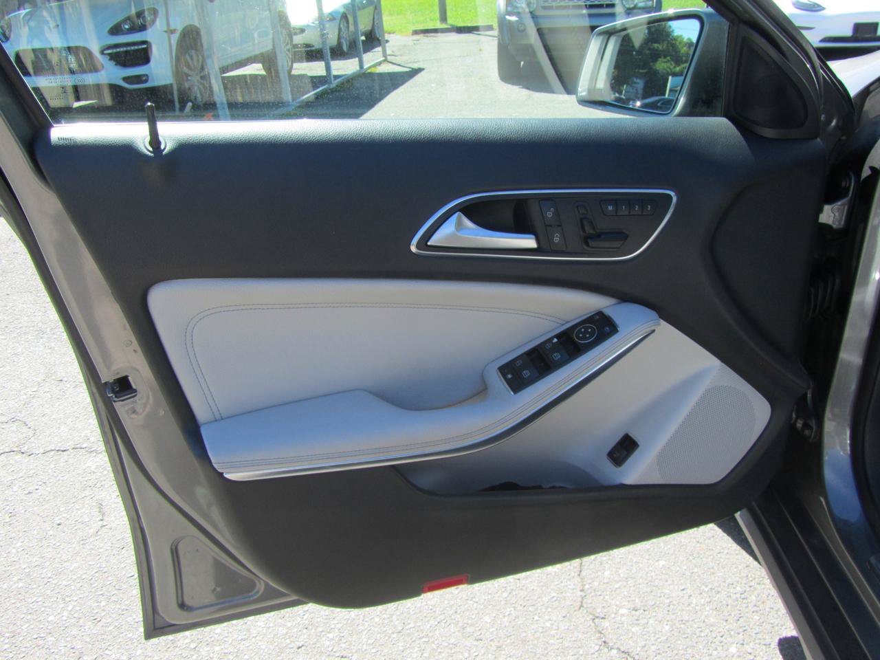 Used 2016 Mercedes-Benz GLA 250 4MATIC image 17