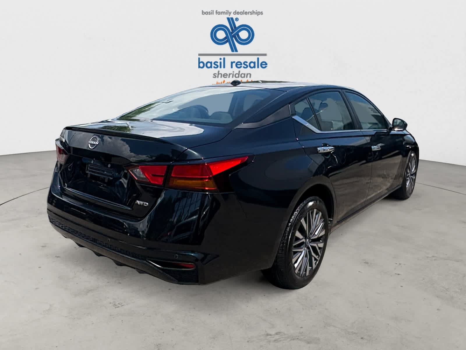 Used 2025 Nissan Altima 2.5 SV AWD/4WD image 7