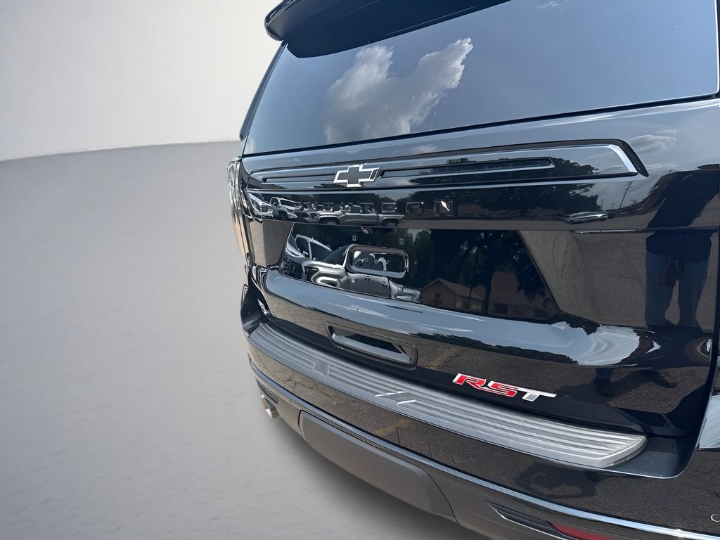 Used 2023 Chevrolet Suburban RST w/ Sport Performance Package AWD/4WD image 38