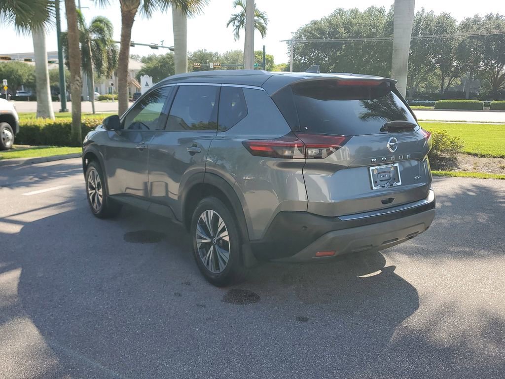 Used 2021 Nissan Rogue SV w/ Premium Package FWD image 3